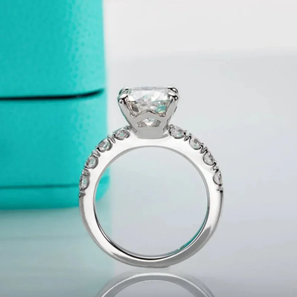 Certified 4.3 ct. t.w. Moissanite Diamond 4 Prone Solitaire Engagement Ring NEW